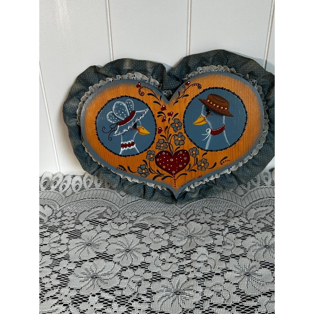 🪿 Vintage Goose Heart Wall Decor
